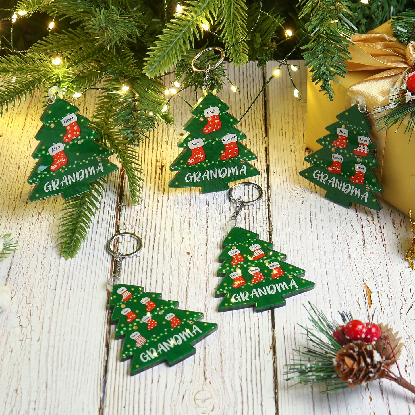 Personalised Christmas Tree Keychain with 2-6 Names
