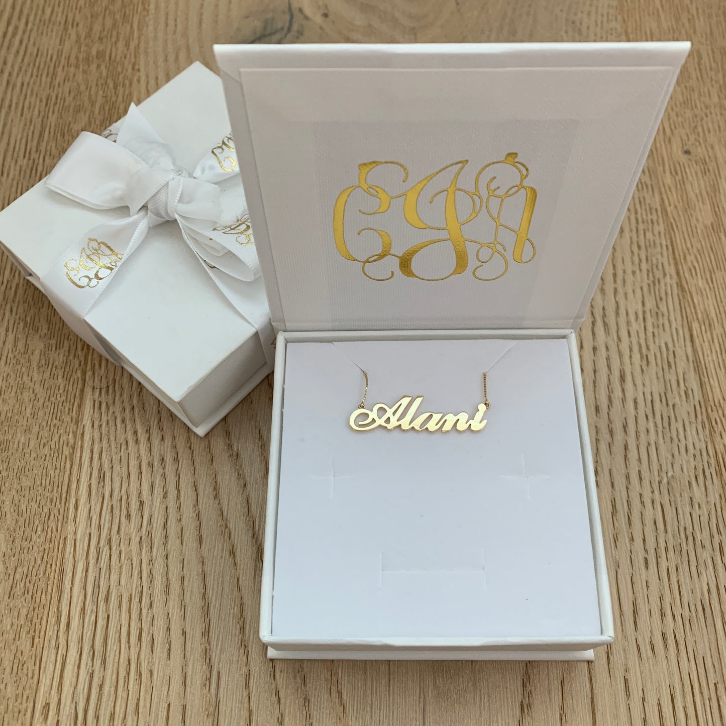 18K Solid Gold Personalised Carrie Style Name Necklace
